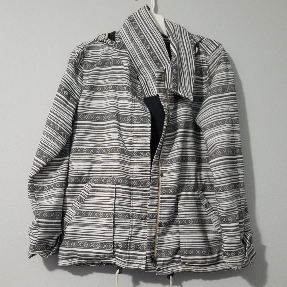 Thread and supply jacket